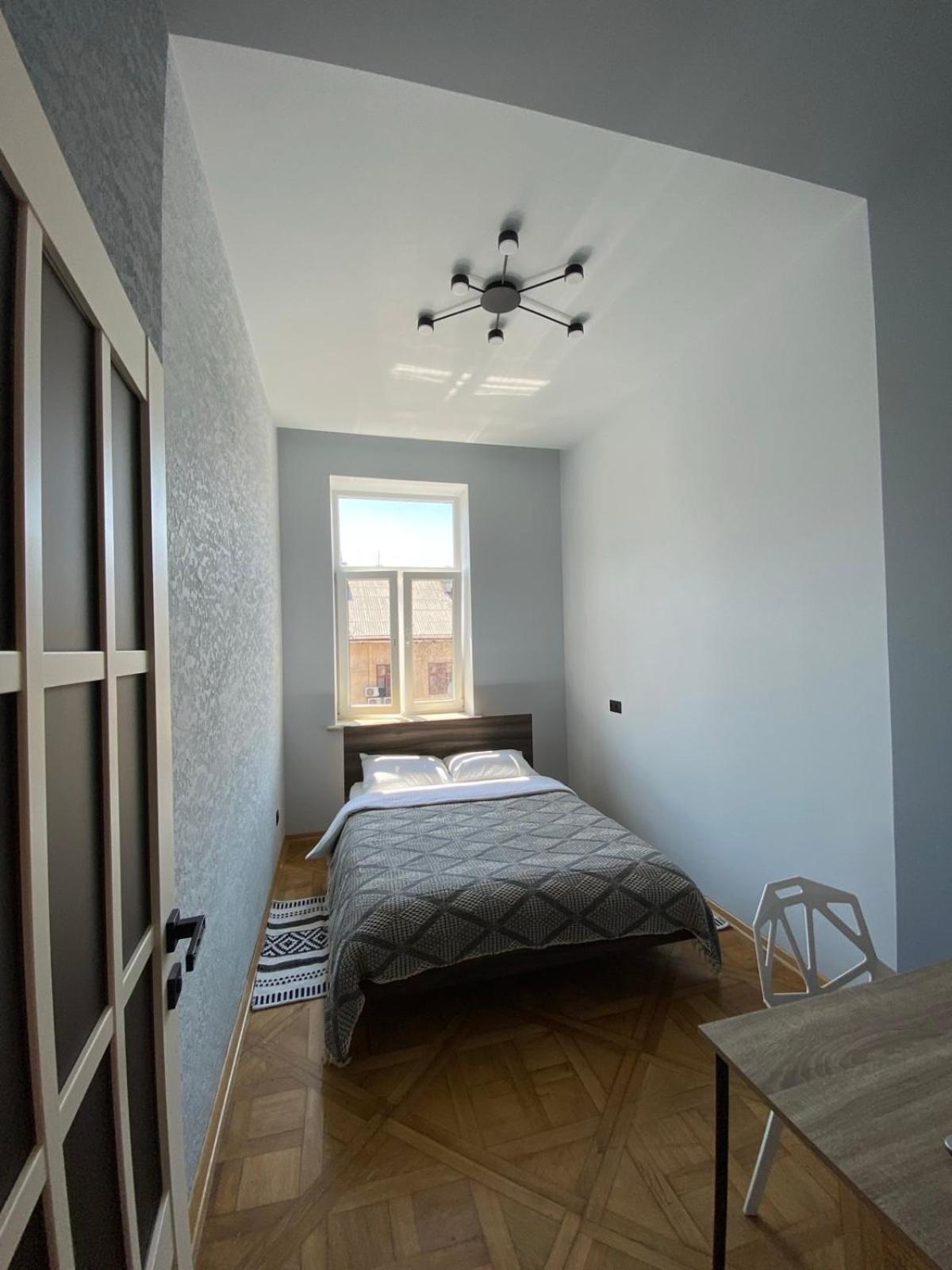 3 Bedrooms Apartment On Nasypna 3 Lviv Ngoại thất bức ảnh
